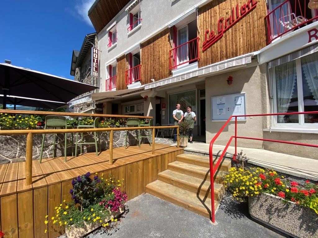 Hotel Restaurant Le Grillon Шамбон-сюр-Лак Экстерьер фото