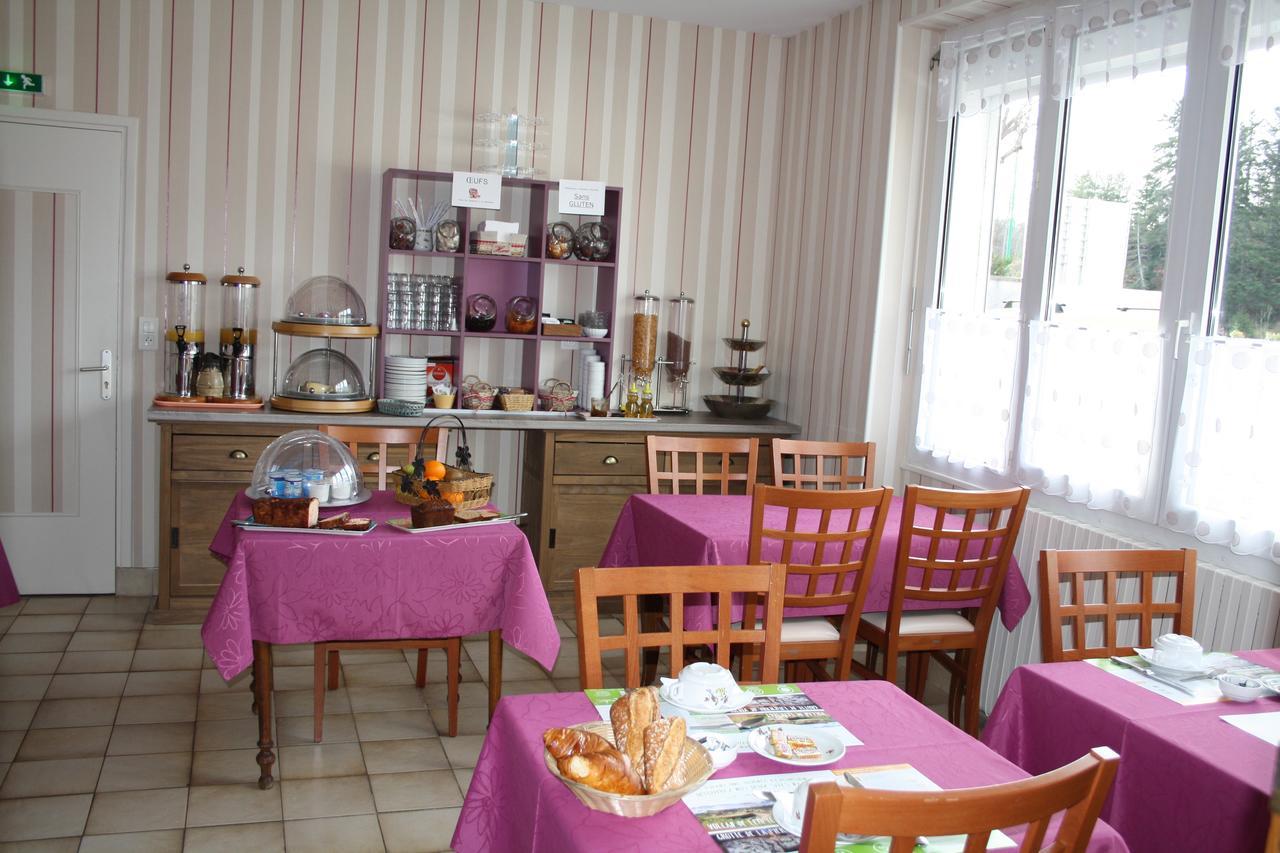 Hotel Restaurant Le Grillon Шамбон-сюр-Лак Экстерьер фото